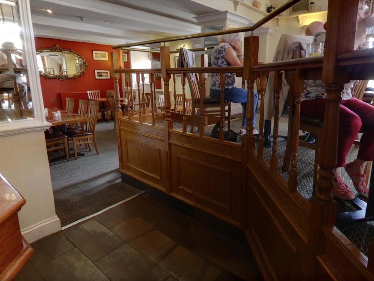 The Railway Inn Galmpton Exterior photo